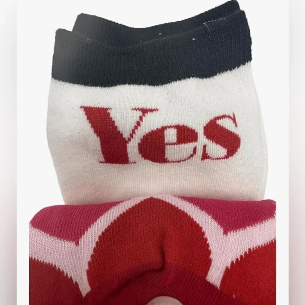 Kate Spade New York Valentine's Day Crew Socks 3 Pack Red Multi NWT